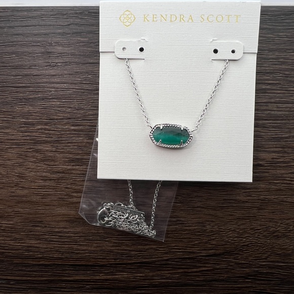 Kendra Scott Jewelry - Kendra Scott Elisa Silver Pendant Necklace in Emerald Cat's Eye